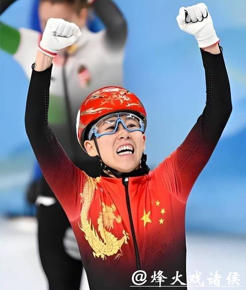 范可新白发上热搜:比金牌更贵的,是32岁还在为短道“托底” 范可新白发上热搜:比金牌更贵的,是32岁还在为短道“托底”