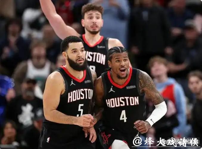 库里缺阵戴维斯12+10 勇士大胜活塞豪取4连胜